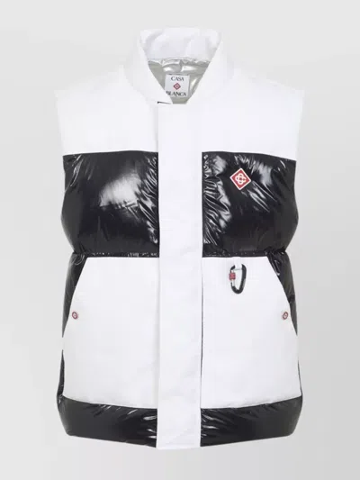 CASABLANCA QUILTED SLEEVELESS JACKET CARABINER DETAIL