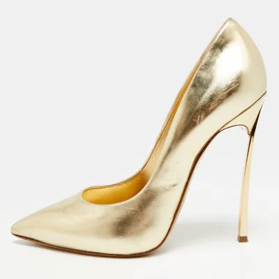 Pre-owned Casadei Blade Size 37 Gold Leather Pointed Toe Pumps