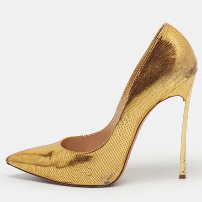 Pre-owned Casadei Blade Size 40 Gold Leather Pumps