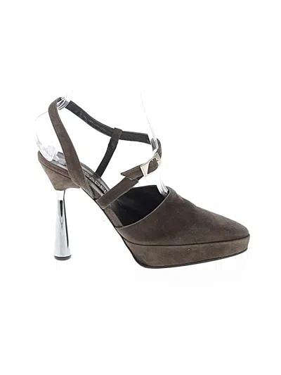 Pre-owned Casadei Heels In Gray