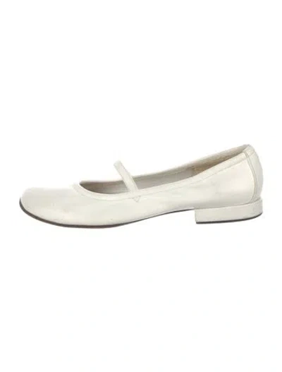 Pre-owned Casadei Leather Mary Jane Flats In White