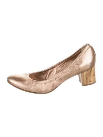 Pre-owned Casadei Leather Pumps In Neutral