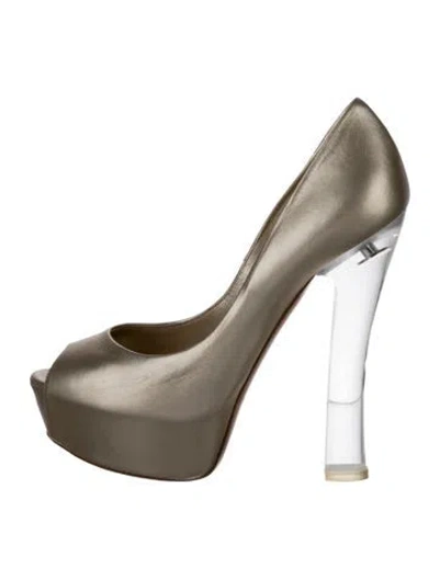 Pre-owned Casadei Leather Pumps In Neutral