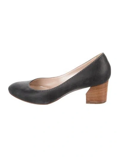 Pre-owned Casadei Suede Pumps In Neutral