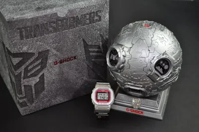 Pre-owned Casio Transformers X G-shock Megatron Dw-5600mega22-8pft Helmet Packagin 2022