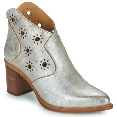 Casta Terry Bootie In Silver In White