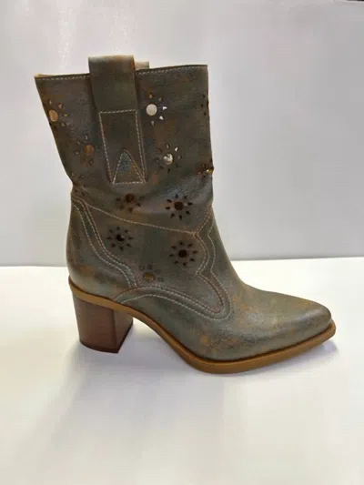 Casta Tonya Heeled Boots In Petrol In Grey