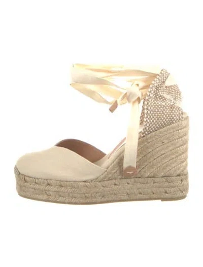 Pre-owned Castaã±er Canvas Braided Accents Pumps In Neutrals