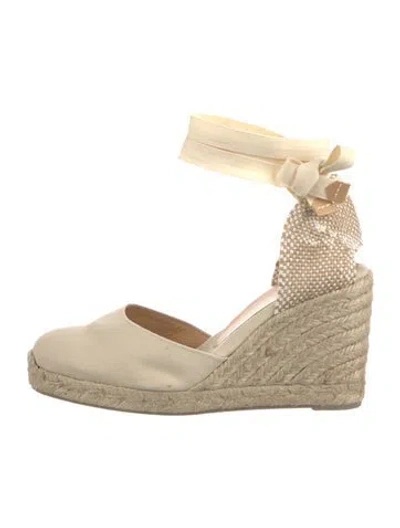 Pre-owned Castaã±er Canvas D'orsay Pumps In Neutral