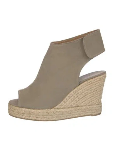 Pre-owned Castaã±er Canvas Espadrilles In Gray