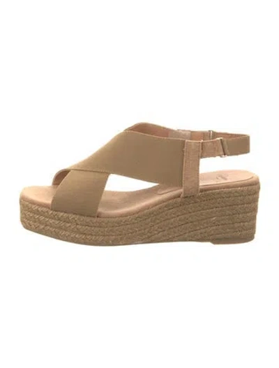Pre-owned Castaã±er Canvas Espadrilles In Neutral