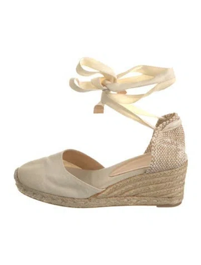 Pre-owned Castaã±er Canvas Espadrilles In Neutral
