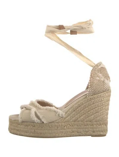 Pre-owned Castaã±er Canvas Espadrilles In Neutral