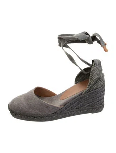 Pre-owned Castaã±er Canvas Pumps In Gray