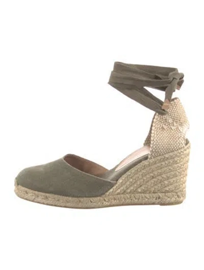 Pre-owned Castaã±er Canvas Pumps In Green