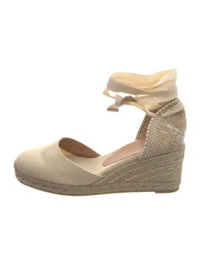 Pre-owned Castaã±er Canvas Pumps In Neutral