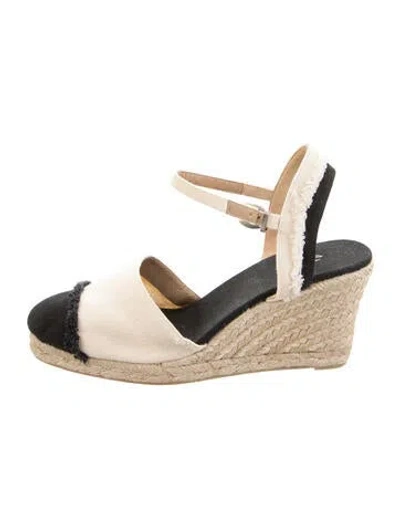 Pre-owned Castaã±er Canvas Pumps In Neutral