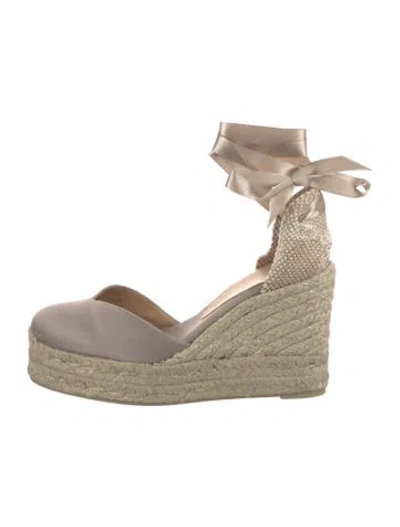Pre-owned Castaã±er Canvas Pumps In Neutrals