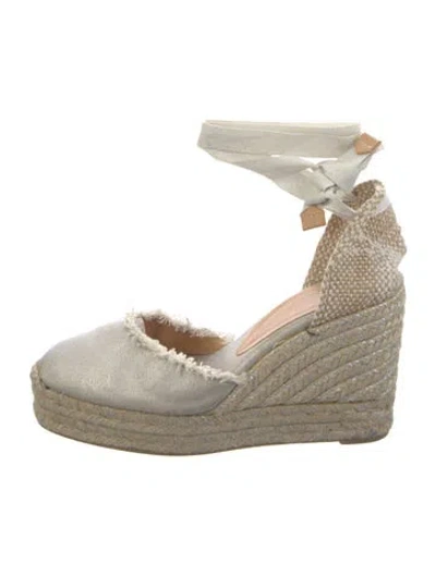 Pre-owned Castaã±er Canvas Raw-edge Trim Pumps In Neutral