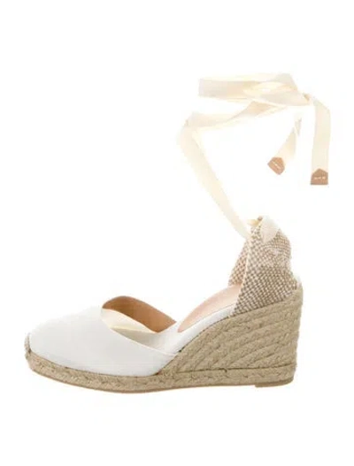 Pre-owned Castaã±er Canvas Slingback Pumps In Neutral