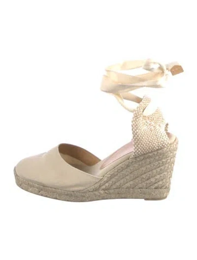 Pre-owned Castaã±er Canvas Slingback Pumps In Neutral