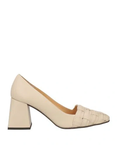 Castaã±er Castañer Woman Pumps Beige Size 7.5 Leather In Neutral