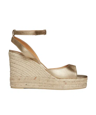Castaã±er Round-toe Wedge Sandals In Brown