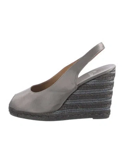 Pre-owned Castaã±er Satin Slingback Pumps In Gray