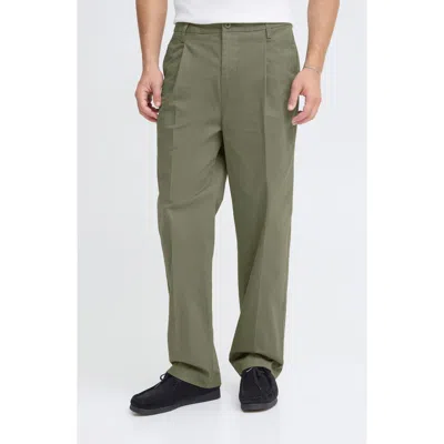 Casual Friday Pleated Chino Pants In Green