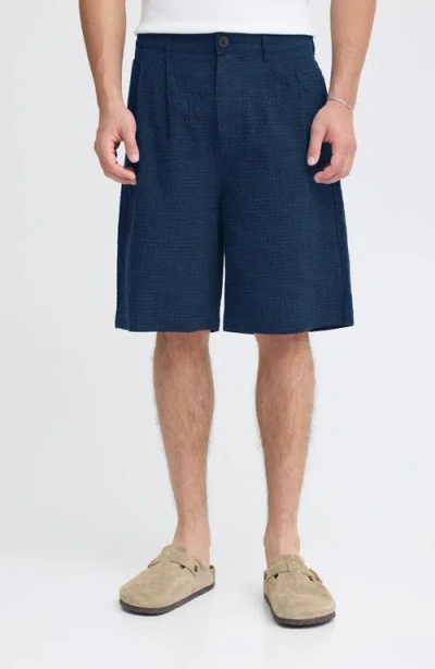 Casual Friday Seersucker Shorts In Blue
