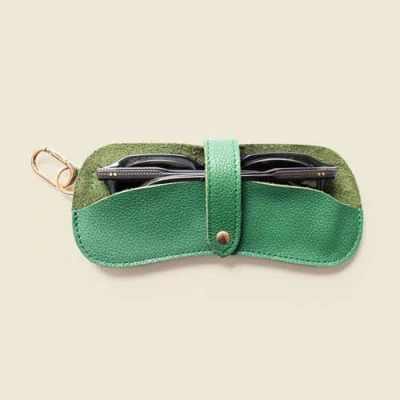 Casupo Leather Sunglasses Case With Key Ring In Green