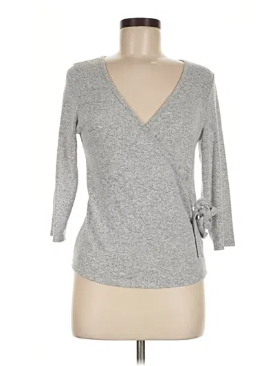 Pre-owned Caution To The Wind 3/4 Sleeve Top Gray V-neck Tops