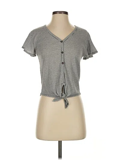 Pre-owned Caution To The Wind Short Sleeve Top Gray Stripes Pattern Keyhole Neckline Tops