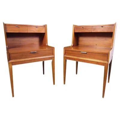 Pre-owned Cavalier Vintage  Nightstands In Brown