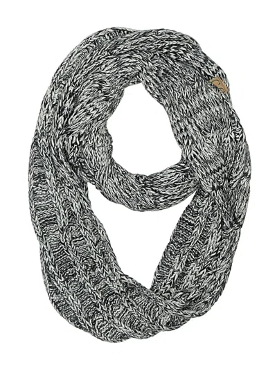 Pre-owned C.c Exclusives Scarf In Gray