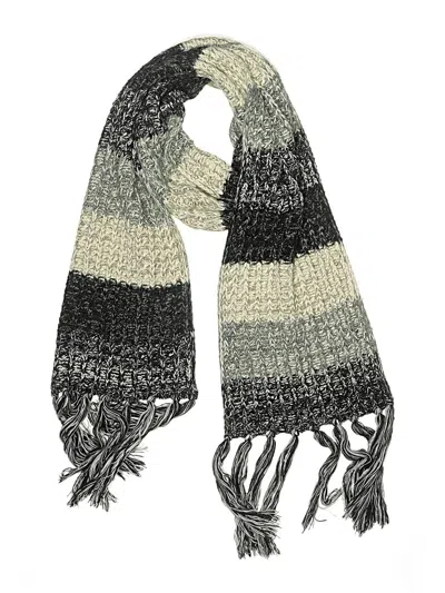 Pre-owned C.c Exclusives Scarf In Gray