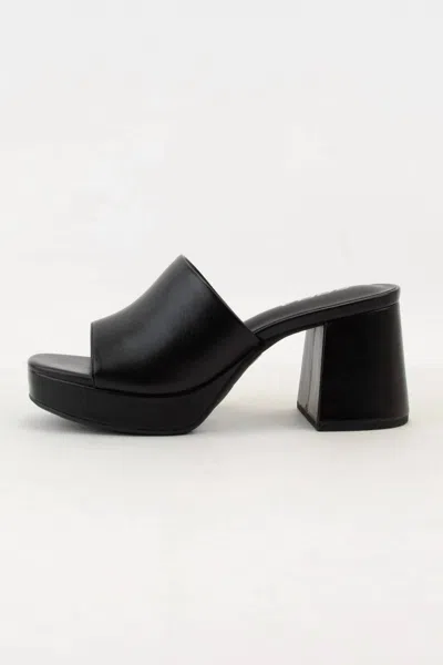 Ccocci Women's Zafer Sandal In Black