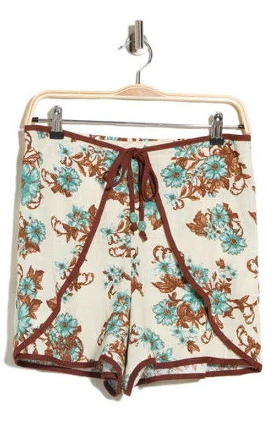 Cece Beaded Tie Pull-on Shorts In Multi