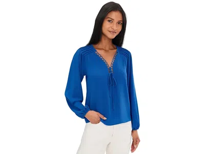 Cece Long Sleeve Circular Trim Pintuck Top In Blue
