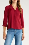 Cece Ruffle V-neck Blouse In Red