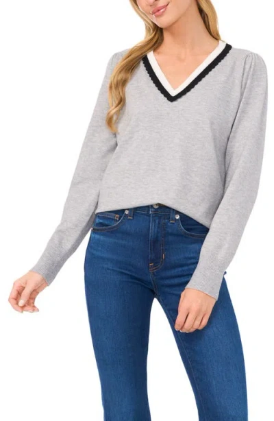Cece Scalloped Trim V-neck Sweater In Light Heather Grey