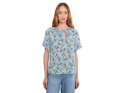 Cece Shirred Short Sleeve Key Hole Top In Blue