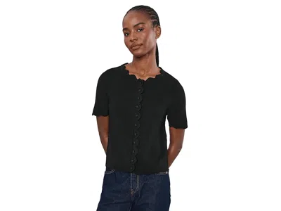 Cece Short Sleeve Scallop Edge Sweater In Black