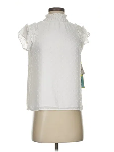 Cece Sleeveless Blouse In White