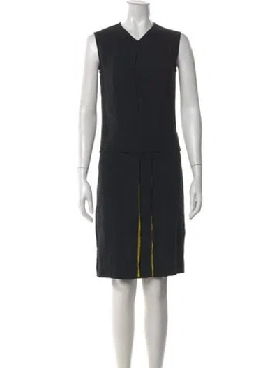 Pre-owned Cedric Charlier V-neck Knee-length Dress In Black