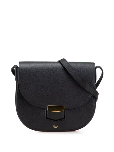 Pre-owned Celine 2016 Compact Grained Calfskin Trotteur Crossbody Bag In Black