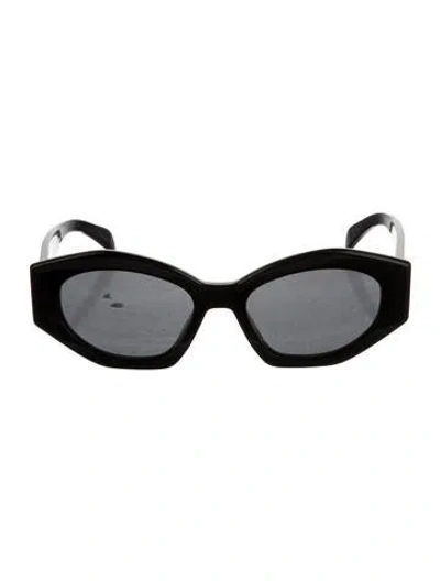 Pre-owned Celine Cat-eye Tinted Sunglasses In Black