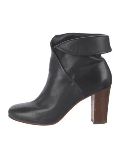 Pre-owned Celine Leather Boots In Black