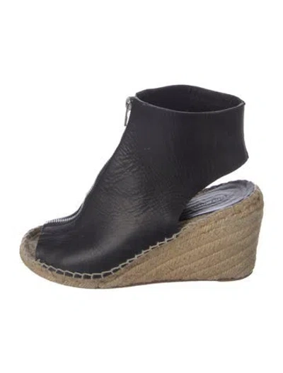 Pre-owned Celine Leather Espadrilles In Black