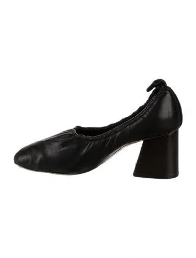 Pre-owned Celine Leather Pumps In Black